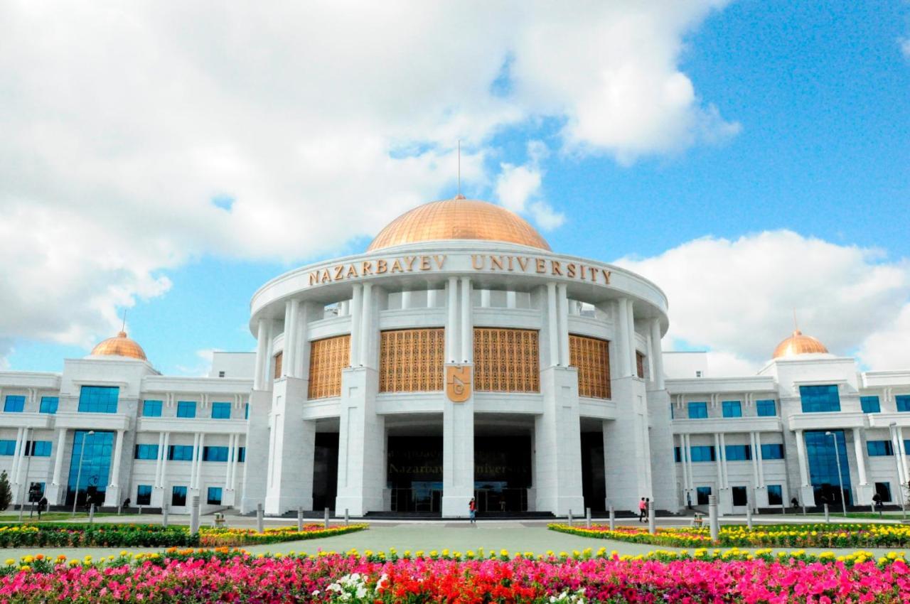 Экспо Бульвар 5 Astana Buitenkant foto